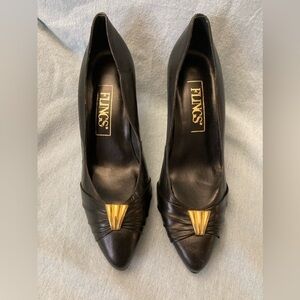 Vintage Flings Sz 7.5M Black with Gold Accents